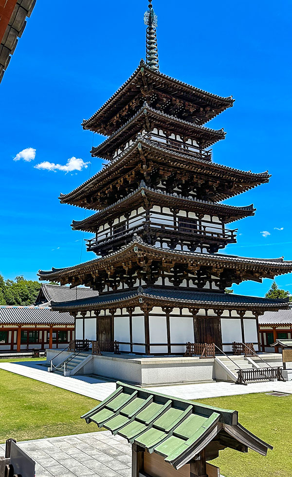 Yakushi-ji Temple - Photo 12