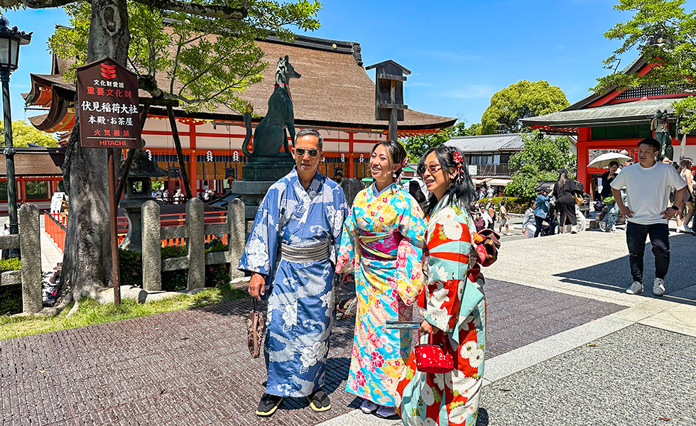 Fushimi Inari Taisha - Photo 8