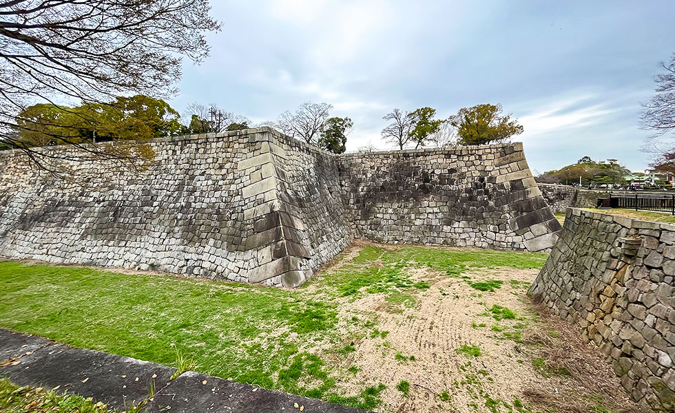Osaka Castle - Photo 21