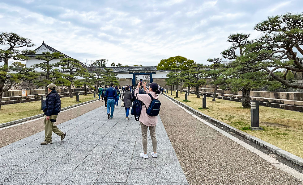 Osaka Castle - Photo 13