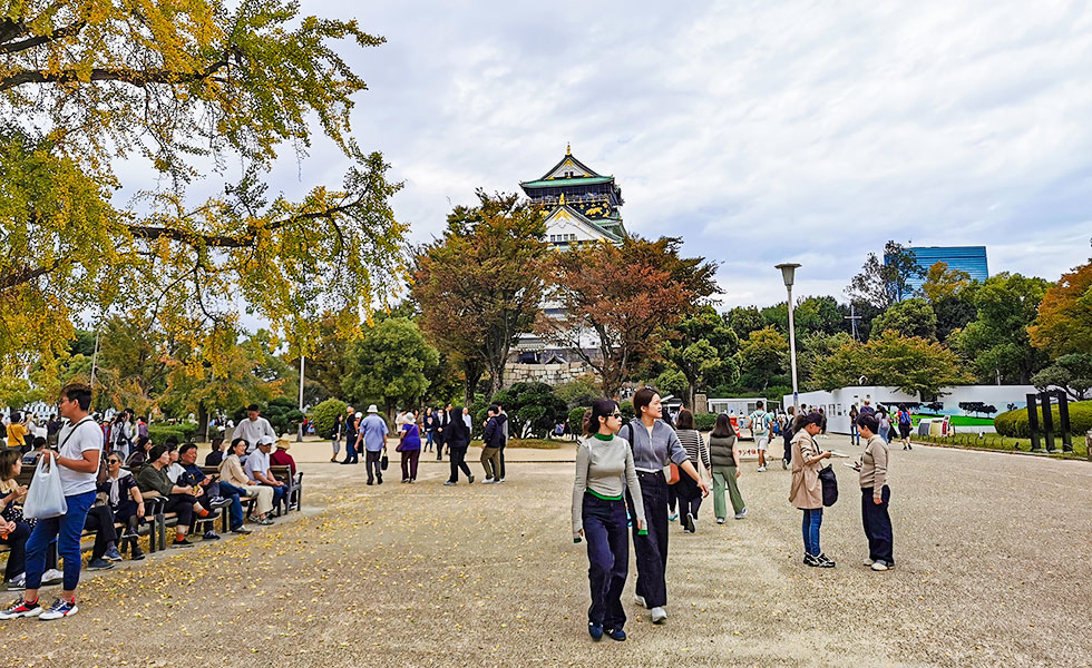 Osaka Castle - Photo 25