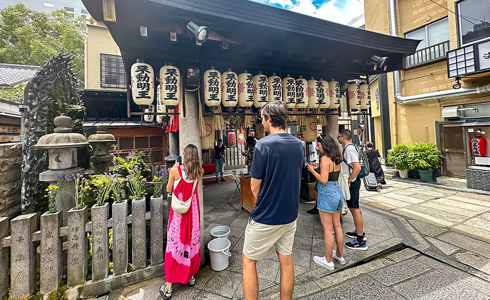 Hozenji Temple & Hozenji Yokocho - Photo 7