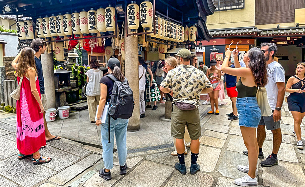 Hozenji Temple & Hozenji Yokocho - Photo 5