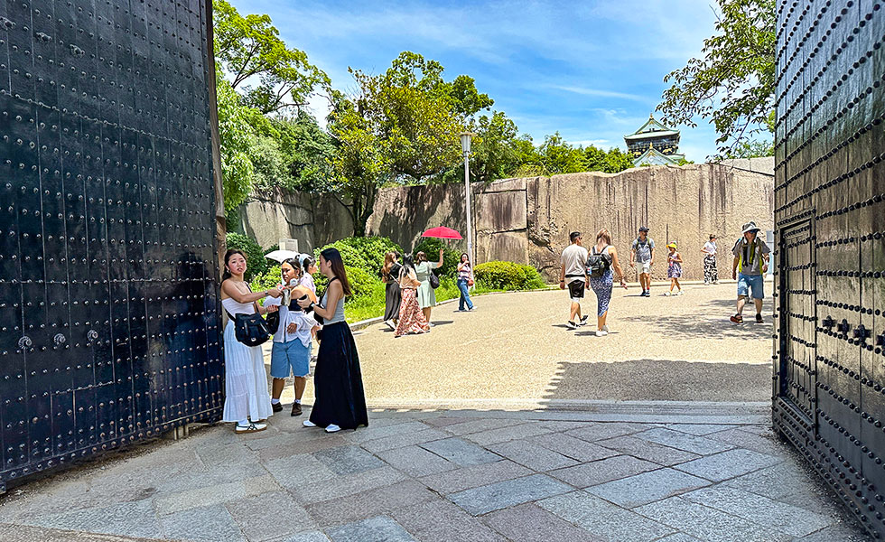 Osaka Castle - Photo 14