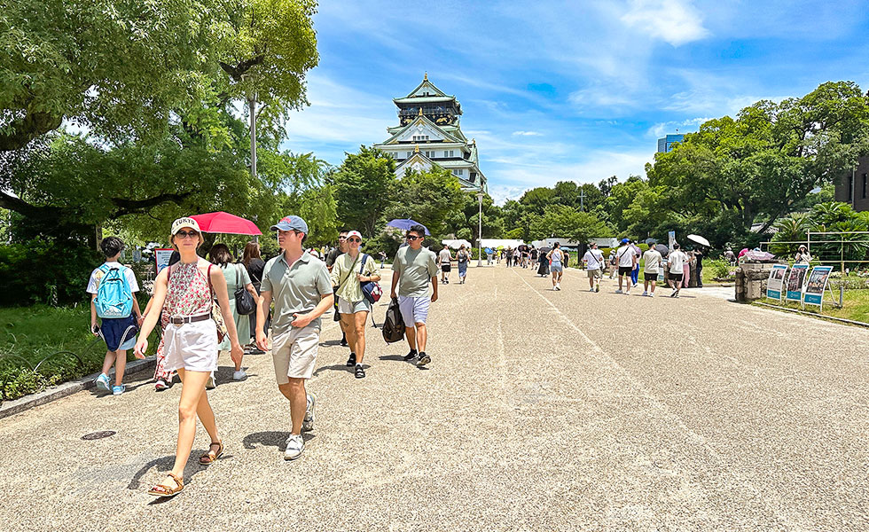 Osaka Castle - Photo 15