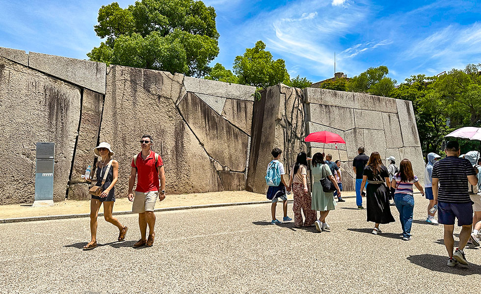 Osaka Castle - Photo 7