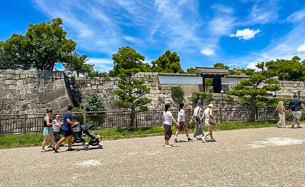 Osaka Castle - Photo 8