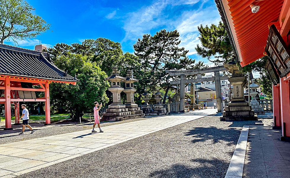 Sumiyoshi Taisha Shrine - Photo 3