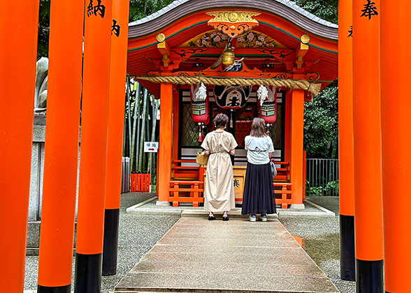 Ikuta Jinja Shrine - Photo 18