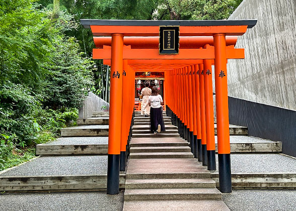 Ikuta Jinja Shrine - Photo 17
