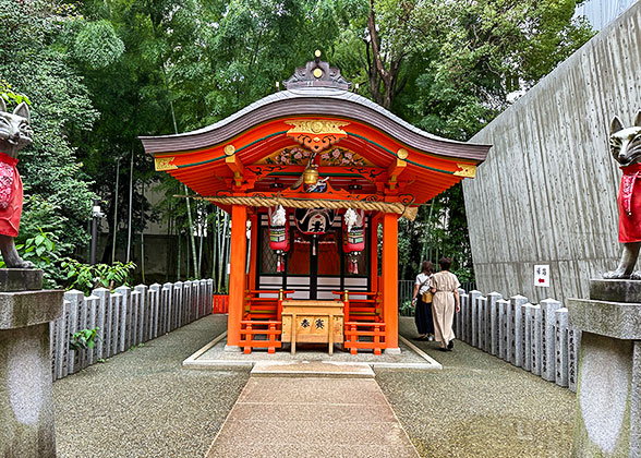 Ikuta Jinja Shrine - Photo 19