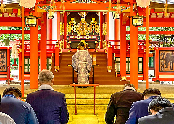 Ikuta Jinja Shrine - Photo 13