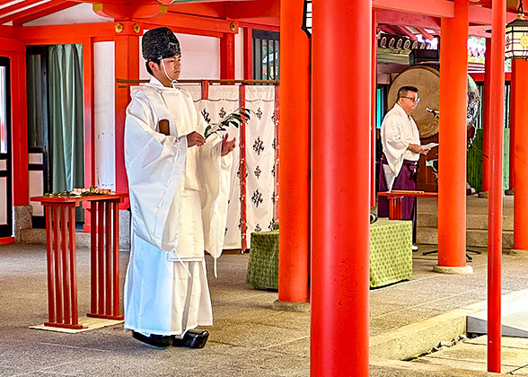 Ikuta Jinja Shrine - Photo 15