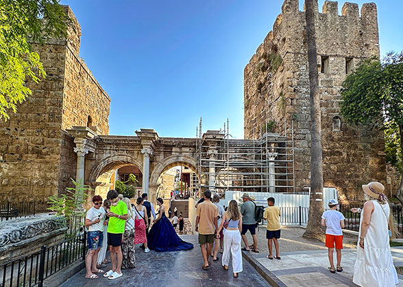 Hadrian Gate, Antalya