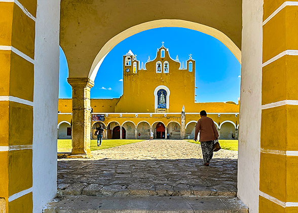 Izamal - Yellow Town in Mexico