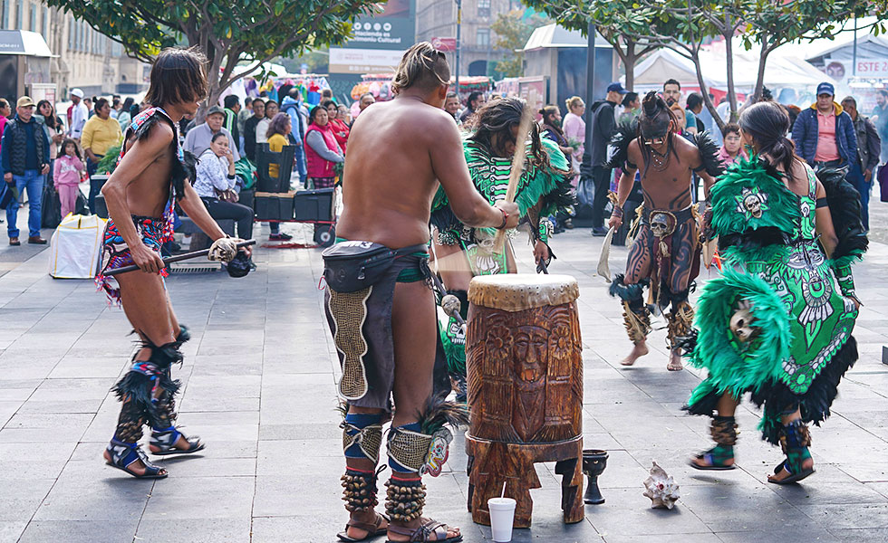 Buskers & Performance on Zocalo Square - Photo 6
