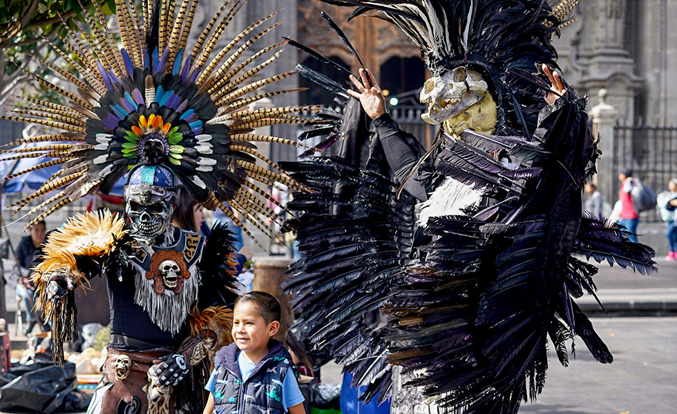 Buskers & Performance on Zocalo Square - Photo 14