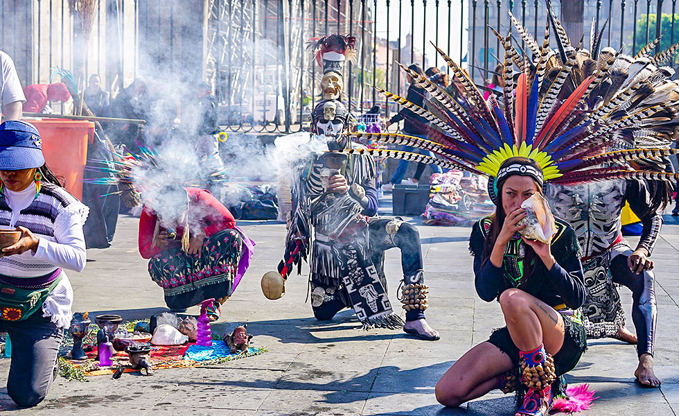 Buskers & Performance on Zocalo Square - Photo 15