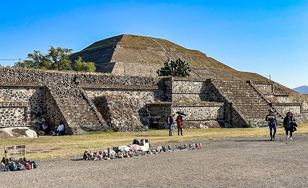 Pyramids of the Sun & Moon, Teotihuacan - Photo 2