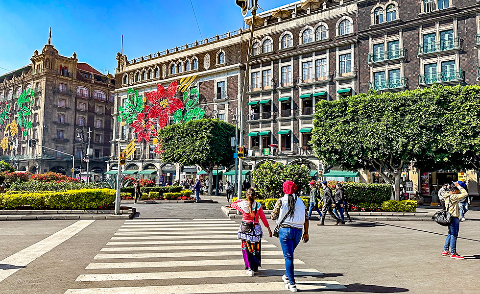 Zocalo Square in Mexico City - Photo 6