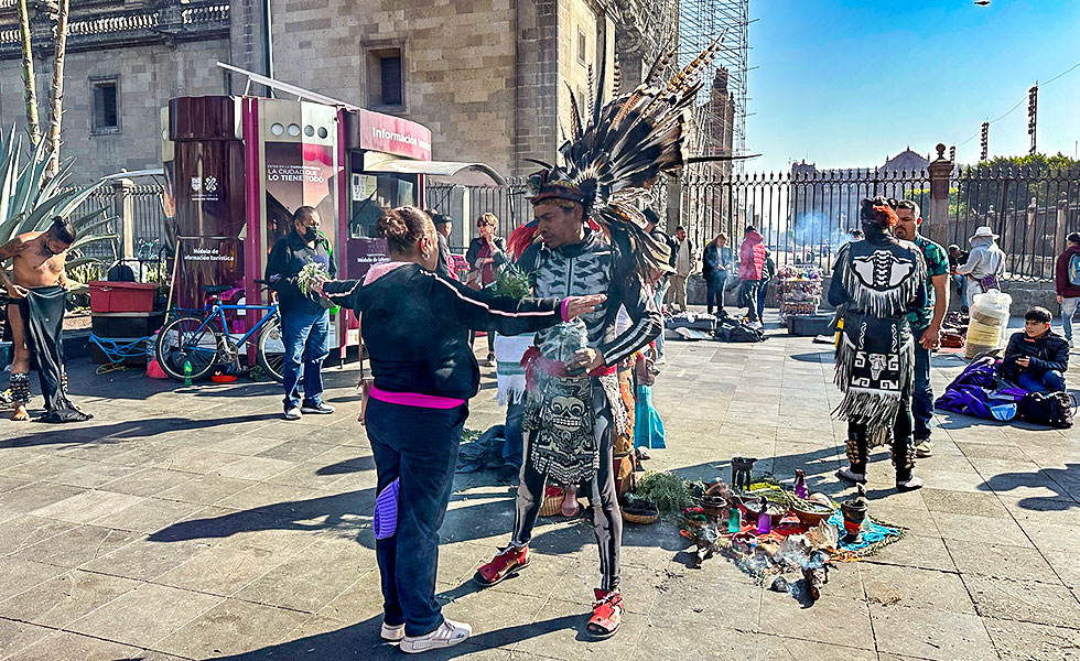 Zocalo Square in Mexico City - Photo 9