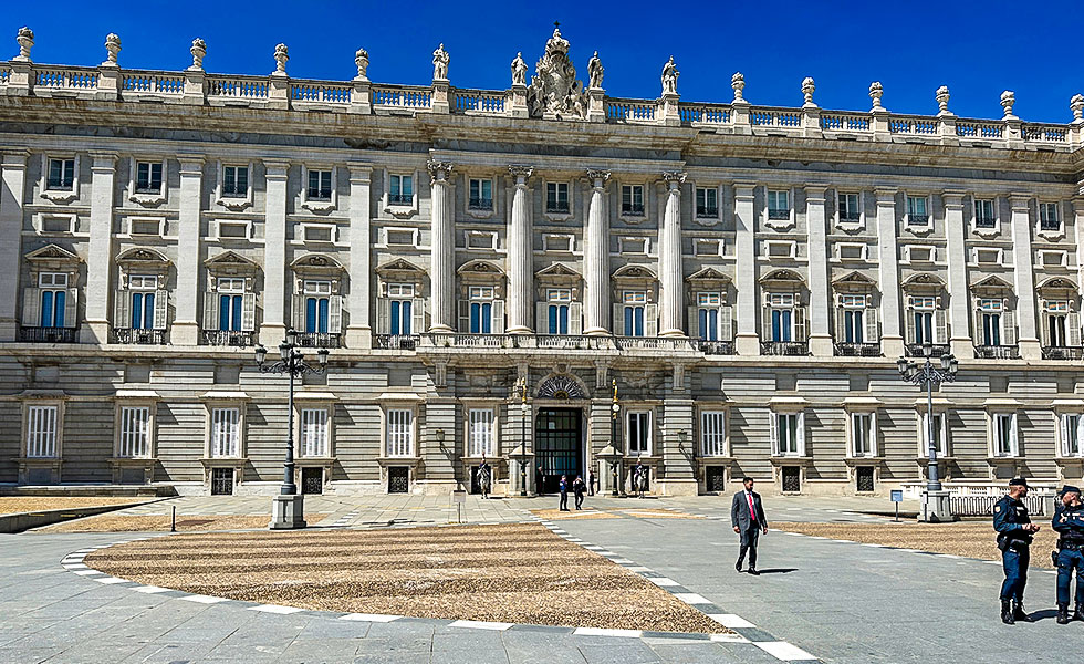 Royal Palace of Madrid - Photo 2