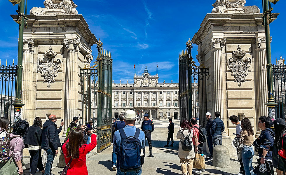 Royal Palace of Madrid - Photo 4