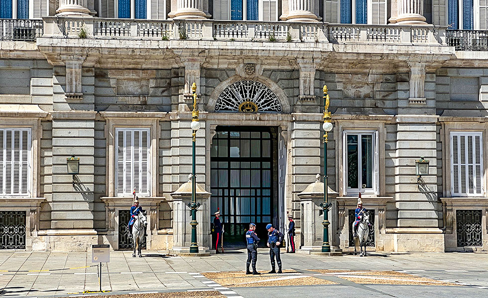 Royal Palace of Madrid - Photo 3