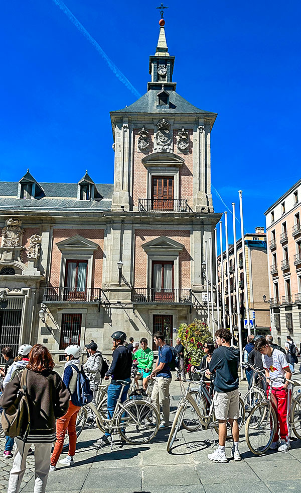 Plaza de la Villa, Madrid - Photo 4