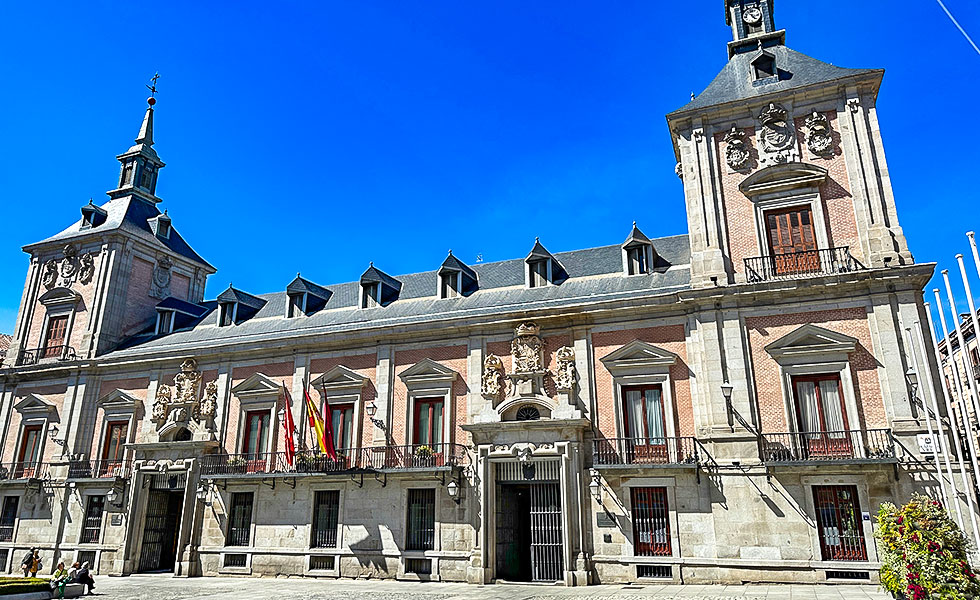 Plaza de la Villa, Madrid - Photo 3