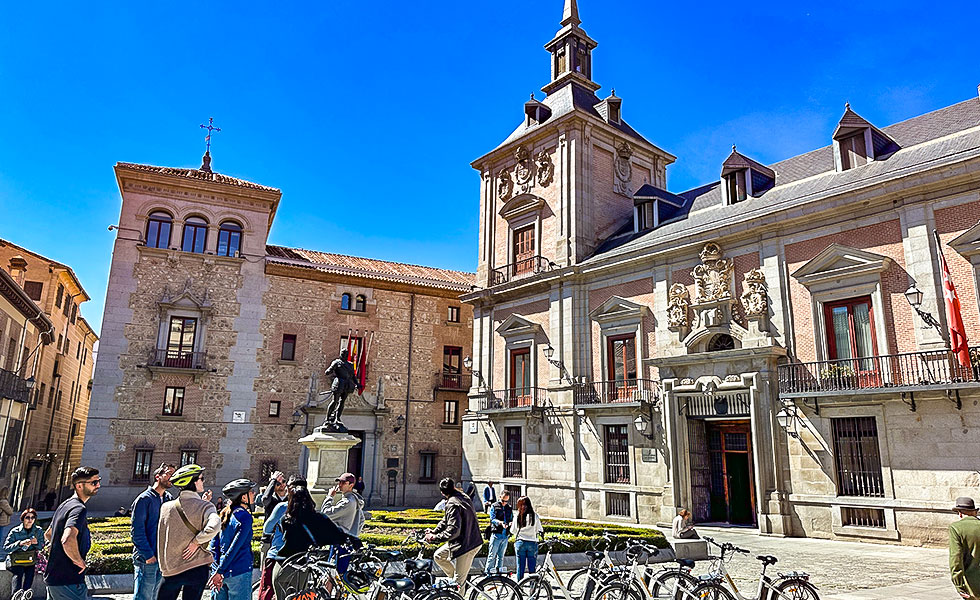 Plaza de la Villa, Madrid - Photo 2