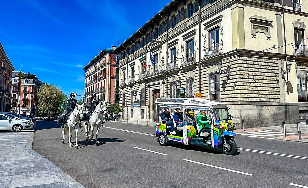 Plaza de la Villa, Madrid - Photo 8