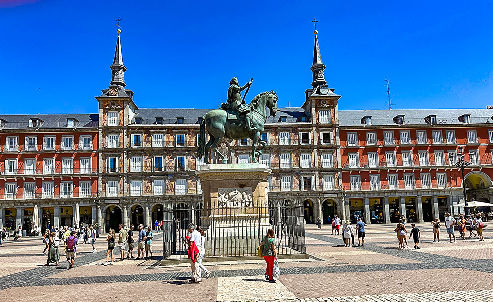 Plaza Mayor in Madrid - Photo 3