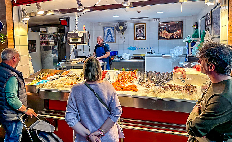 Mercado De Triana, Market in Seville - Photo 21