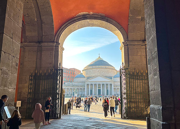 More Attractions in Naples
