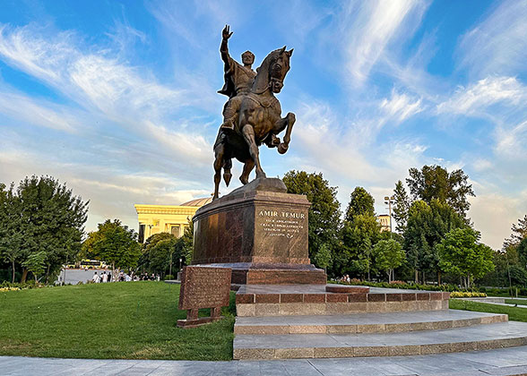 Amir Temur Square
