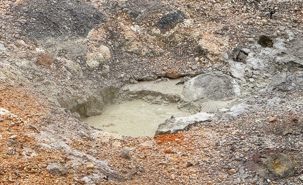 Noboribetsu Hell Valley, Hokkaido - Photo 16