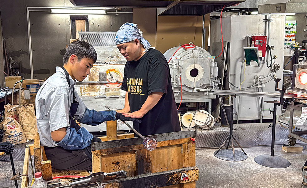 Experience Making Glass Product - Photo 9