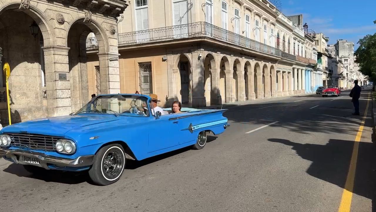 Classic American Car Tour in Havana