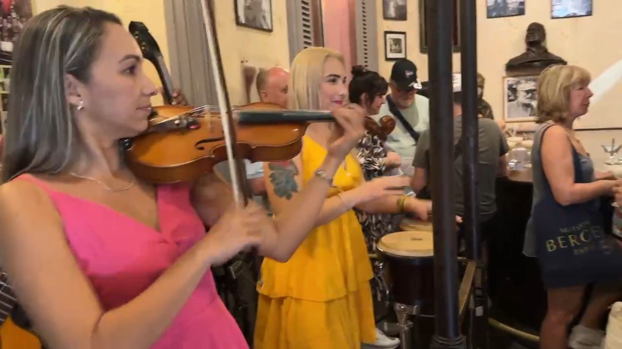 Havana Local Bar with Live Music