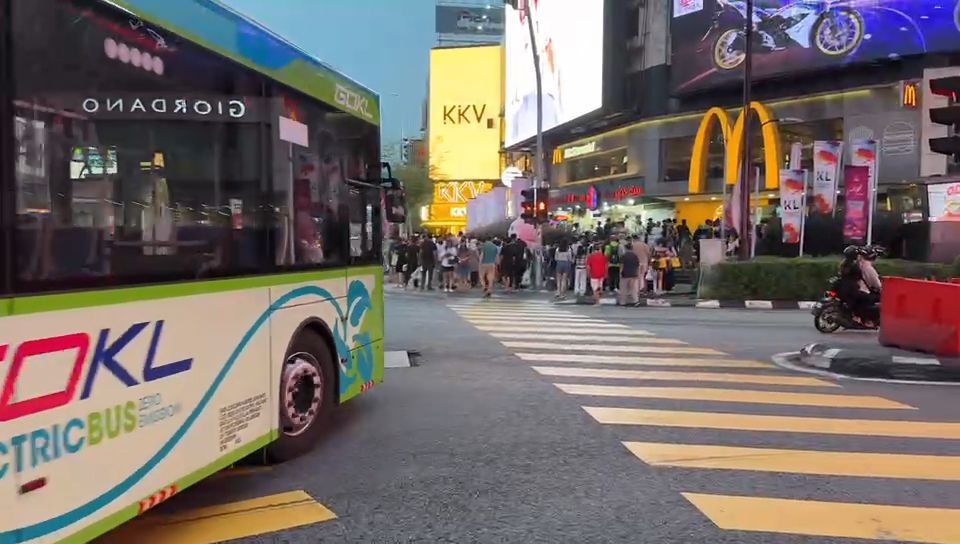 Night View at McDonald's Crossing