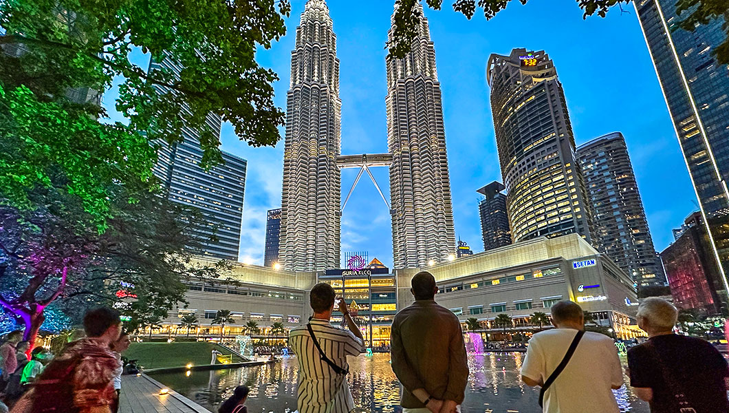 Malaysia - Explore Diverse Asian Cultures & Picturesque Sceneries