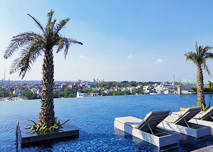 Hotel Overlooking Taj Mahal