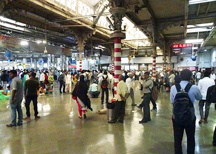 Keep Alert in Mumbai Train Station