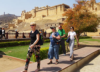 Appropriately Dressing in Amer Fort