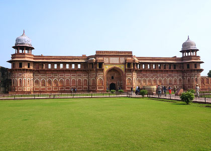 3 Best Things to Do Over the Summer Holidays in Agra