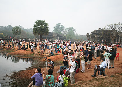 Crowds Visit Angkor Wat in winter