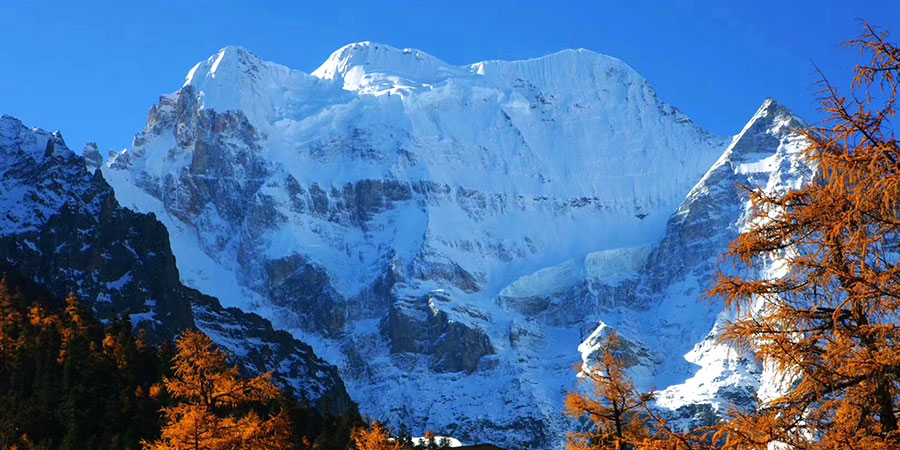 Fall scenery of Nepal Himalaya