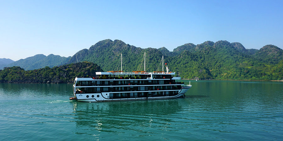 Halong Bay Cruise Ship