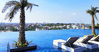 Where to Stay in Agra